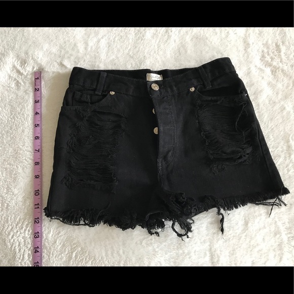 Brandy Melville super cute Shorts... - Picture 6 of 7
